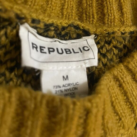 For The Republic Leopard Animal Print Pullover Sweater Size Medium - Picture 6 of 6